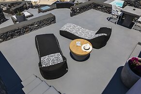Elysian Santorini