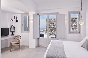 Elysian Santorini