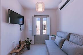 Elysian Santorini