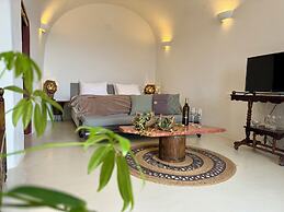 Elysian Santorini