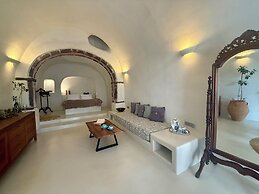 Elysian Santorini