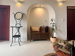 Elysian Santorini