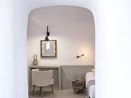 Elysian Santorini