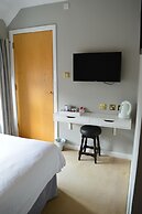 Airlie Arms Hotel