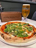 Airlie Arms Hotel