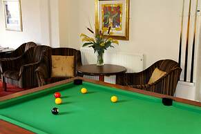 The Queens Hotel