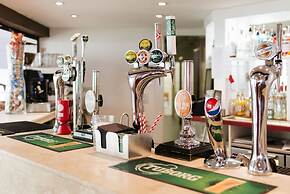 The Queens Hotel