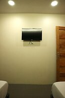 West Gate Hotel