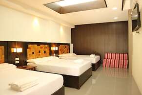 West Gate Hotel