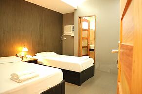 West Gate Hotel
