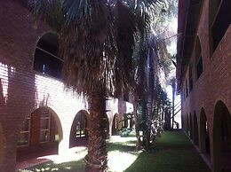 Desert Sands Motel