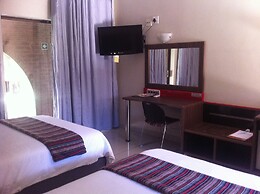Desert Sands Motel