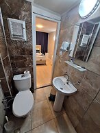 Dilmac Hotel