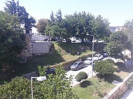 Dilmac Hotel