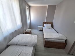Dilmac Hotel