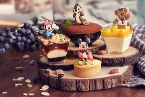 Disney Explorers Lodge