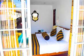 Blue Moon Hotel