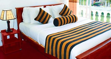 Blue Moon Hotel