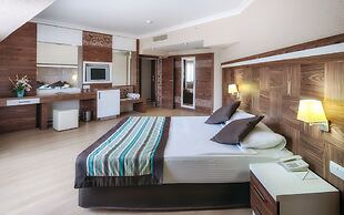Royal Towers Resort