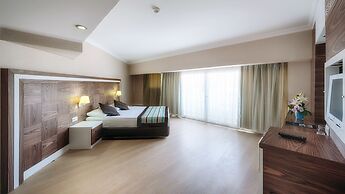 Royal Towers Resort