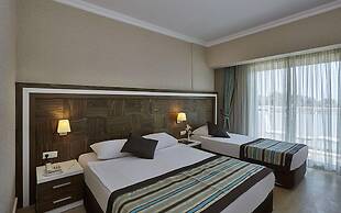 Royal Towers Resort
