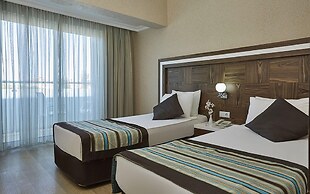 Royal Towers Resort