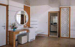 Royal Towers Resort