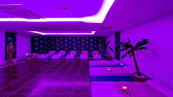 Royal Towers Resort