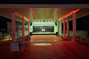 Royal Towers Resort