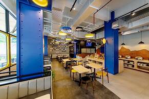 YELLO Hotel Manggarai Jakarta