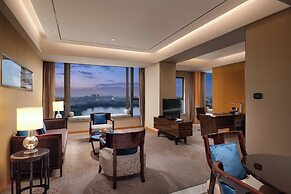 Luan Suntone Plaza Hotel