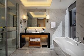 Luan Suntone Plaza Hotel