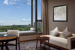 Luan Suntone Plaza Hotel