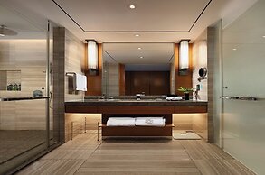 Luan Suntone Plaza Hotel