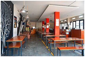 Budi House & Food Station