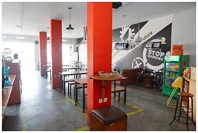 Budi House & Food Station
