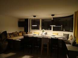 OMYXL Apartment