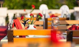 Iz Flower Side Beach Hotel - All Inclusive