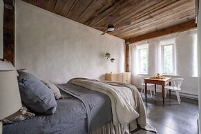 Owl's Nest Suites