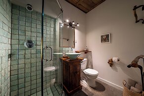 Owl's Nest Suites