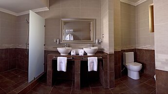 La Perla Hotel