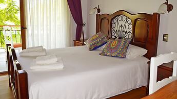La Perla Hotel