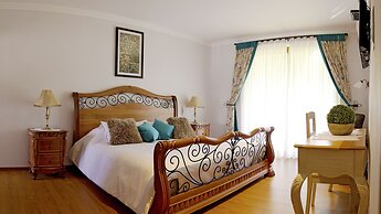 La Perla Hotel