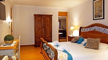 La Perla Hotel