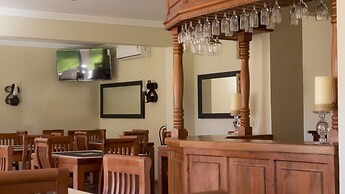 La Perla Hotel