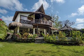 Breezy Point Villas
