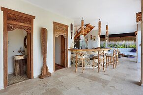 Breezy Point Villas