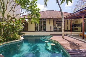 Breezy Point Villas