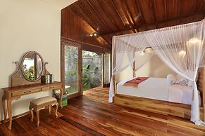 Breezy Point Villas