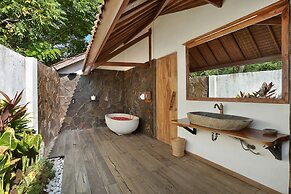 Breezy Point Villas